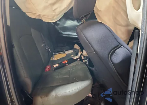 2017 Ram 1500 St z USA, uszkodzony, nr VIN 1C6RR7FT4HS692553